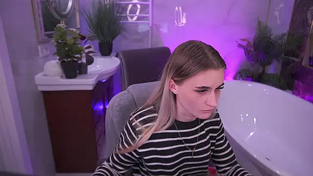 DiamondNina online show from 04-18-26, 07:58