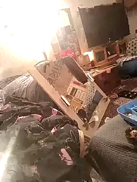 Snapshot of Corrall98 chatting on 05-09-26, 11:43 Corrall98 online show from 05-09-26, 11:43