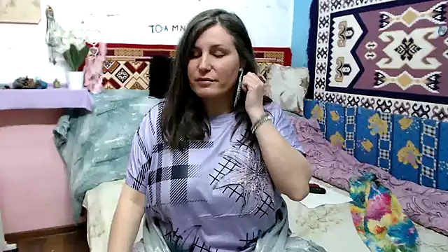 Adelinemilf online show from 04-12-26, 01:05