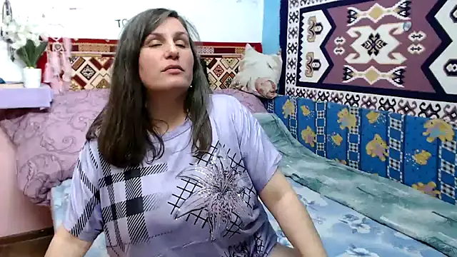 Adelinemilf online show from 04-21-26, 02:45