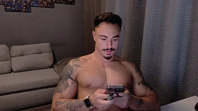 Snapshot of Master_Lukas chatting on 04-09-26, 12:10 Master Lukas online show from 04-09-26, 12:10