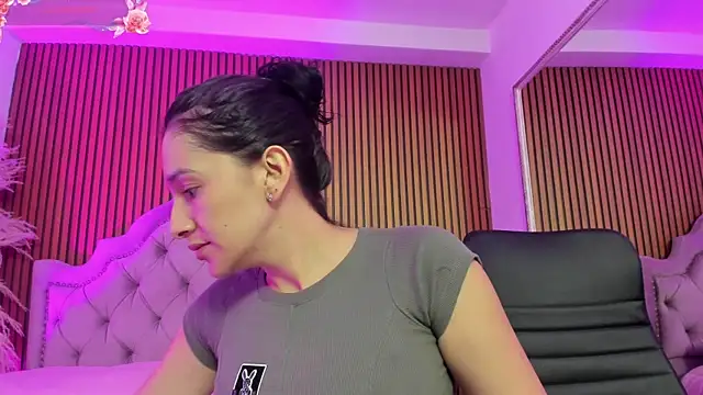 Violett hott  online show from 03-31-26, 12:27