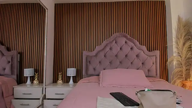 Violett hott  online show from 04-11-26, 12:31