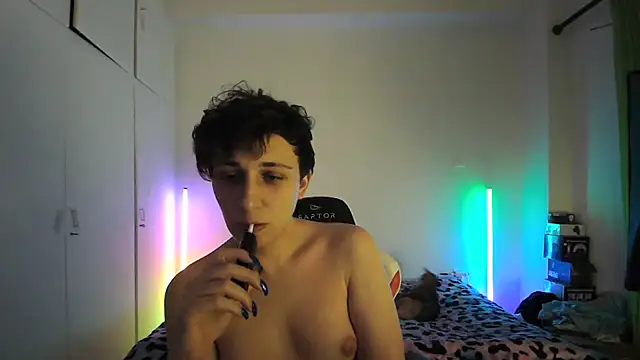 HoneyValentine online show from 05-27-26, 09:23