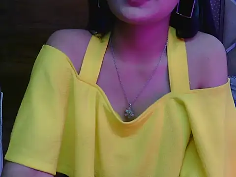 Snapshot of sweet_riyaaa chatting on 05-03-26, 06:08 sweet riyaaa online show from 05-03-26, 06:08