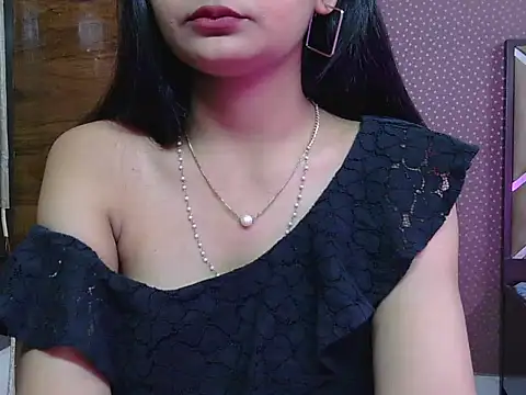 Snapshot of sweet_riyaaa chatting on 05-10-26, 04:17 sweet riyaaa online show from 05-10-26, 04:17