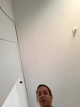 Snapshot of ofjuliaa chatting on 01-13-26, 05:18 ofjuliaa online show from 01-13-26, 05:18