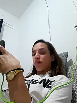 ofjuliaa online show from 03-29-26, 04:01