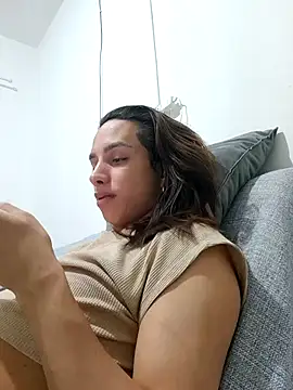 Snapshot of ofjuliaa chatting on 06-19-26, 02:38 ofjuliaa online show from 06-19-26, 02:38