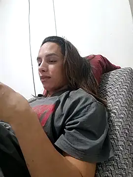 Snapshot of ofjuliaa chatting on 07-18-26, 01:21 ofjuliaa online show from 07-18-26, 01:21