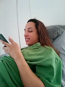 Snapshot of ofjuliaa chatting on 07-27-26, 06:04 ofjuliaa online show from 07-27-26, 06:04