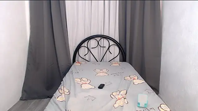 DivineCandy online show from 07-21-26, 04:59