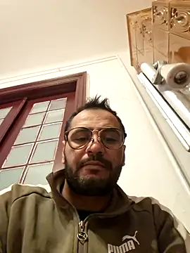 Snapshot of julian-112 chatting on 01-14-26, 09:52 julian-112 online show from 01-14-26, 09:52