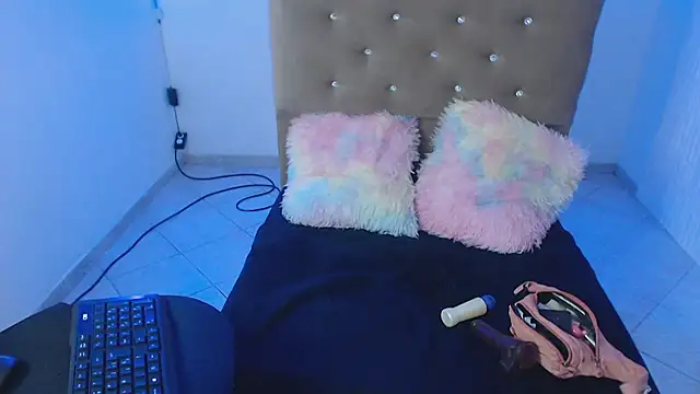 sexy bonnie 18 online show from 01-13-26, 03:50