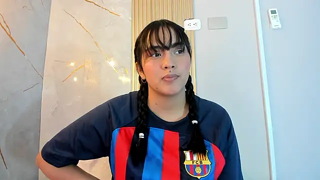 Snapshot of AlanaBlair_ chatting on 01-10-26, 07:37 AlanaBlair online show from 01-10-26, 07:37