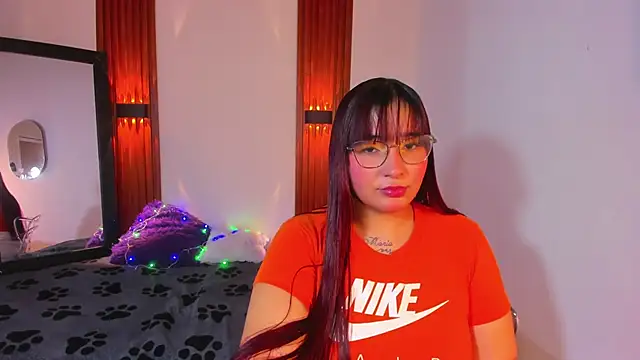 Snapshot of ChloeJewel21 chatting on 01-10-26, 04:14 ChloeJewel21 online show from 01-10-26, 04:14