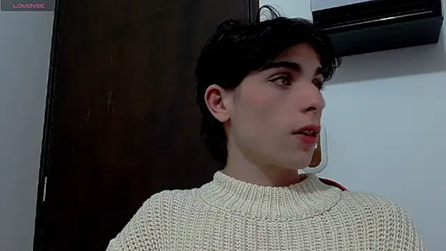 Snapshot of lilithot23 chatting on 01-12-26, 07:19 lilithot23 online show from 01-12-26, 07:19