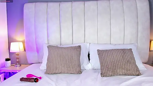 LunaKarther online show from 01-14-26, 12:22