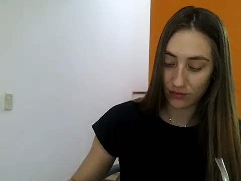 Noracherry online show from 02-05-26, 11:37