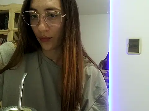 Noracherry online show from 02-19-26, 10:28