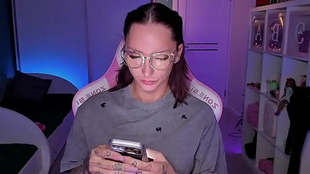 SibylVex online show from 02-06-26, 03:48