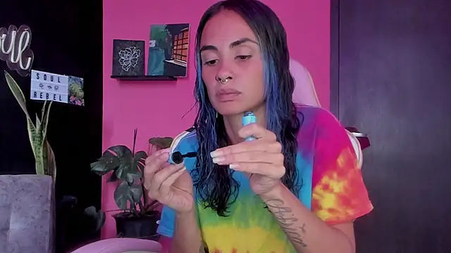 azula lillet online show from 04-21-26, 08:55