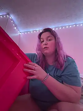 NeedyQueen online show from 04-01-26, 04:57