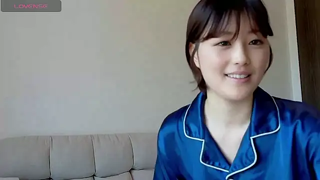 isshiki00 online show from 05-17-26, 02:09
