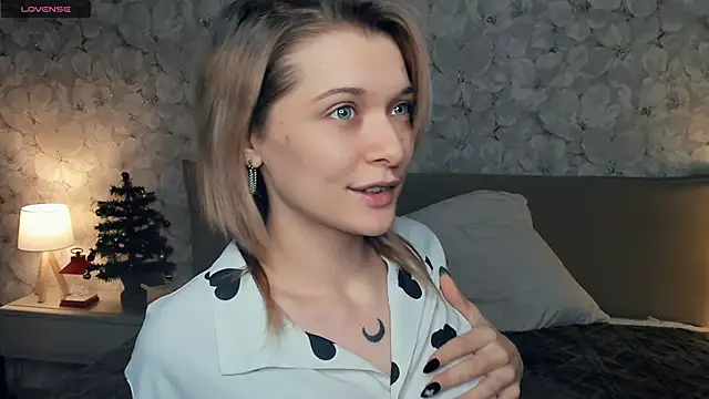 Snapshot of ReganShroff chatting on 01-14-26, 07:36 ReganShroff online show from 01-14-26, 07:36