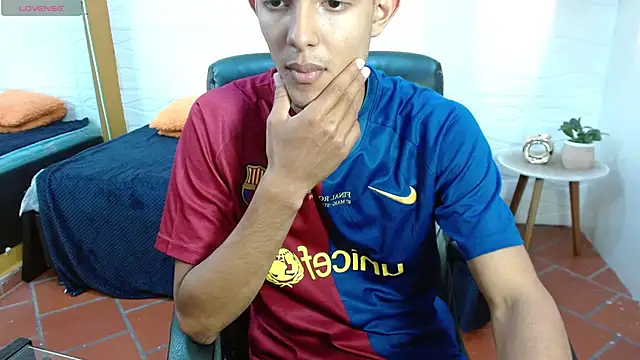 Snapshot of eric_oslo chatting on 01-08-26, 06:54 eric oslo online show from 01-08-26, 06:54