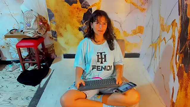 Snapshot of MiaBella18 chatting on 01-11-26, 07:19 MiaBella18 online show from 01-11-26, 07:19