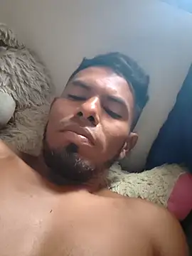 Snapshot of adambrosk_08 chatting on 01-09-26, 03:26 adambrosk 08 online show from 01-09-26, 03:26