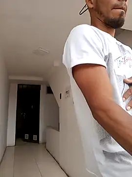 Snapshot of adambrosk_08 chatting on 01-13-26, 05:40 adambrosk 08 online show from 01-13-26, 05:40