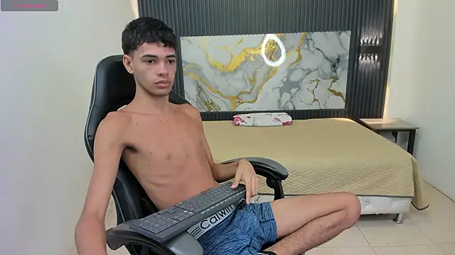 Dark Desiree18 online show from 03-05-26, 12:12