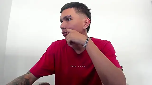 Scook Gray  online show from 03-25-26, 04:24