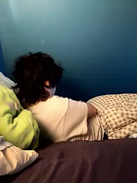 Snapshot of quwuinnie333 chatting on 01-14-26, 05:24 quwuinnie333 online show from 01-14-26, 05:24