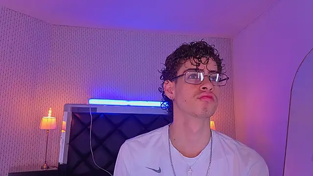 nova salvatore online show from 04-21-26, 02:51