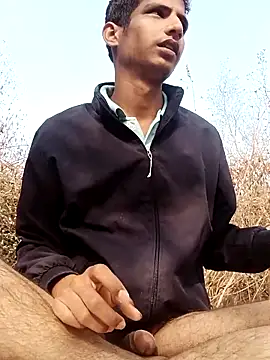 Snapshot of sahilcute1 chatting on 01-18-26, 04:05 sahilcute1 online show from 01-18-26, 04:05