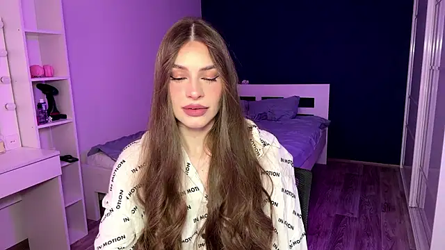 Snapshot of MachelleSpader chatting on 03-09-26, 09:13 MachelleSpader online show from 03-09-26, 09:13