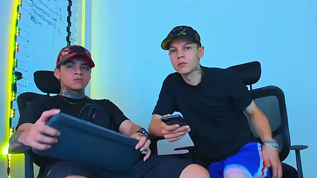 Thomas-Wil online show from 02-11-26, 01:21