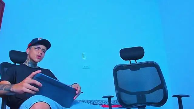 Thomas-Wil online show from 03-24-26, 08:14