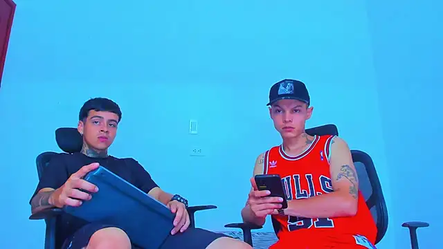 Thomas-Wil online show from 04-19-26, 03:22