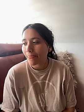 Veronica Wins  online show from 03-05-26, 06:59