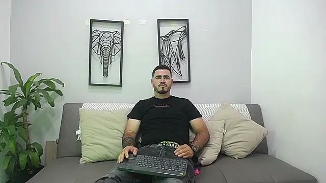 Aronhilton online show from 01-13-26, 07:41