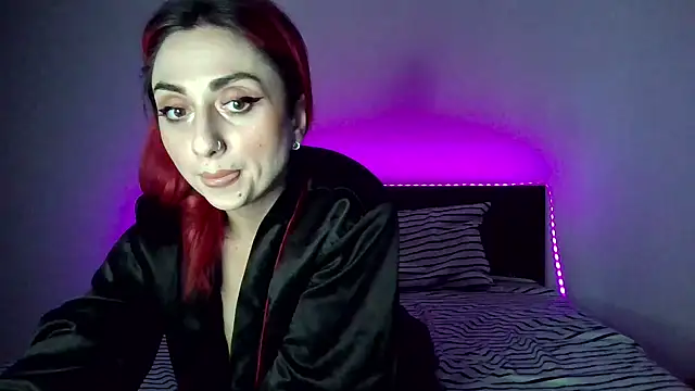 Snapshot of JessicaShorty4U chatting on 05-11-26, 05:32 JessicaShorty4U online show from 05-11-26, 05:32