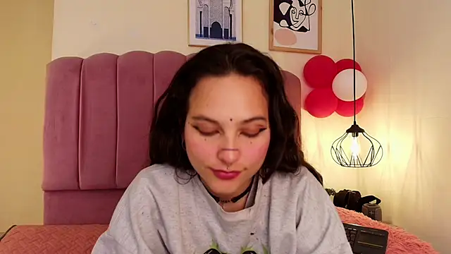 Hanabie  online show from 02-28-26, 03:18