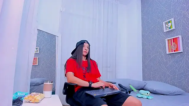 ViictoriiaSaenz online show from 03-18-26, 09:40