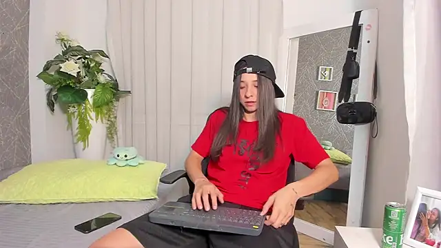 ViictoriiaSaenz online show from 04-21-26, 05:14