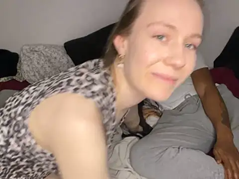 midnight ballerina  online show from 03-10-26, 09:20