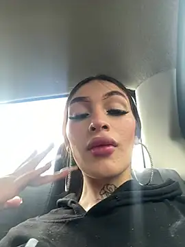 lizz lunna online show from 04-16-26, 07:47